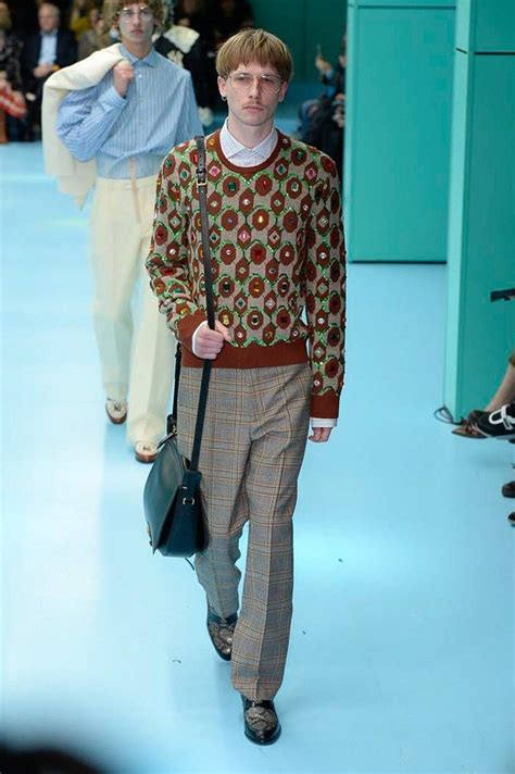 gucci collezione 2018 uomo|Gucci Fall 2018 Menswear Fashion Show .